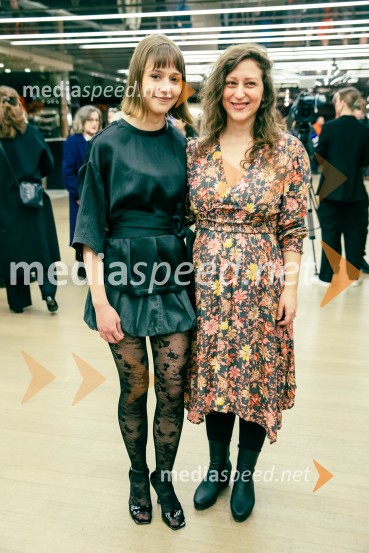  Jara Sofija Ostan, igralka;  Urška Djukić, režiserkaKaj ti je deklica, premiera filma scenaristke in režiserke Urške Djukić