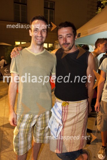 Gregor Kamnikar, plesalec in Primož Dolničar, fotograf, kuhar in mož pevke Andje MaričOtvoritev festivala Mladi levi 2009
