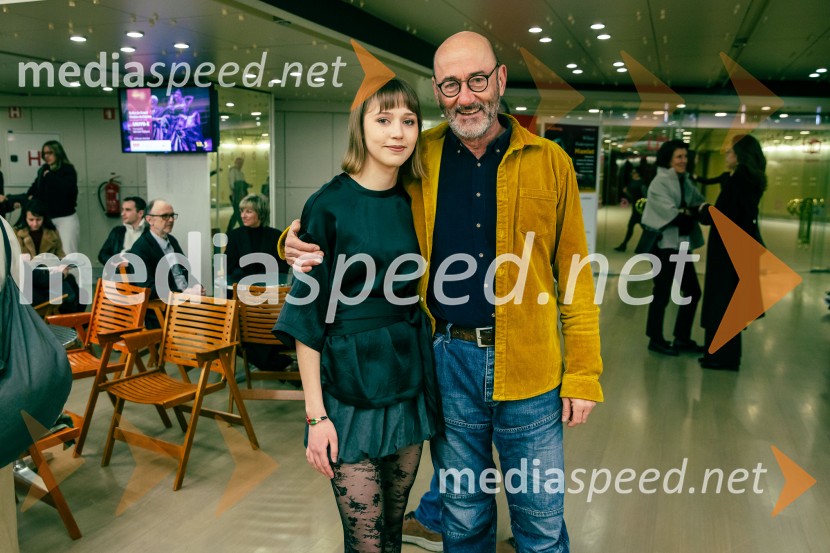  Jara Sofija Ostan, igralka;  Boris  Ostan, igralecKaj ti je deklica, premiera filma scenaristke in režiserke Urške Djukić
