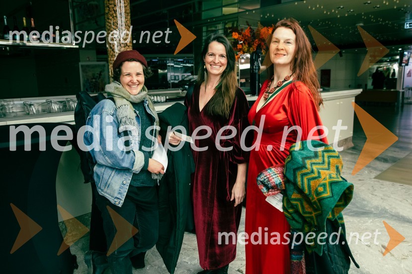  ... ;  Ana Horvat Dolinar, igralka;  Suzana Grau, igralkaKaj ti je deklica, premiera filma scenaristke in režiserke Urške Djukić