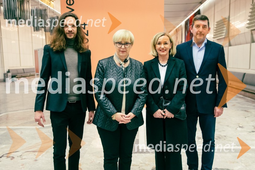  Peter Baroš, direktor kulturno-umetniškega programa Cankarjevega doma; dr. Nataša Pirc Musar, predsednica Republike Slovenije;  Nataša Bučar, direktorica, Slovenski filmski center; dr. Aleš Musar, lastnik Ruske dačeKaj ti je deklica, premiera filma scenaristke in režiserke Urške Djukić