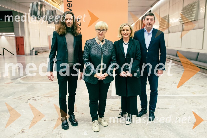  Peter Baroš, direktor kulturno-umetniškega programa Cankarjevega doma; dr. Nataša Pirc Musar, predsednica Republike Slovenije;  Nataša Bučar, direktorica, Slovenski filmski center; dr. Aleš Musar, lastnik Ruske dačeKaj ti je deklica, premiera filma scenaristke in režiserke Urške Djukić