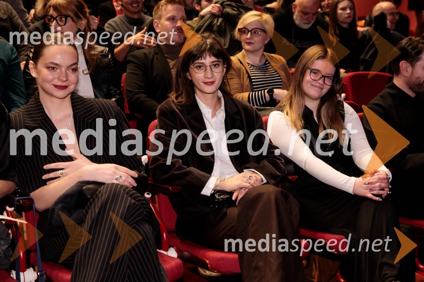  Mina Švajger, igralka;  Staša Popović, igralka;  ... Kaj ti je deklica, premiera filma scenaristke in režiserke Urške Djukić