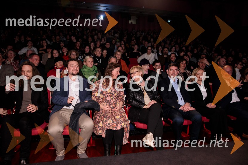  Peter Baroš, direktor kulturno-umetniškega programa Cankarjevega doma;  ... ;  Urška Djukić, režiserka; dr. Nataša Pirc Musar, predsednica Republike SlovenijeKaj ti je deklica, premiera filma scenaristke in režiserke Urške Djukić