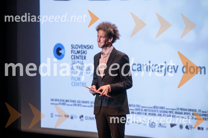 Kaj ti je deklica, premiera filma scenaristke in režiserke Urške Djukić