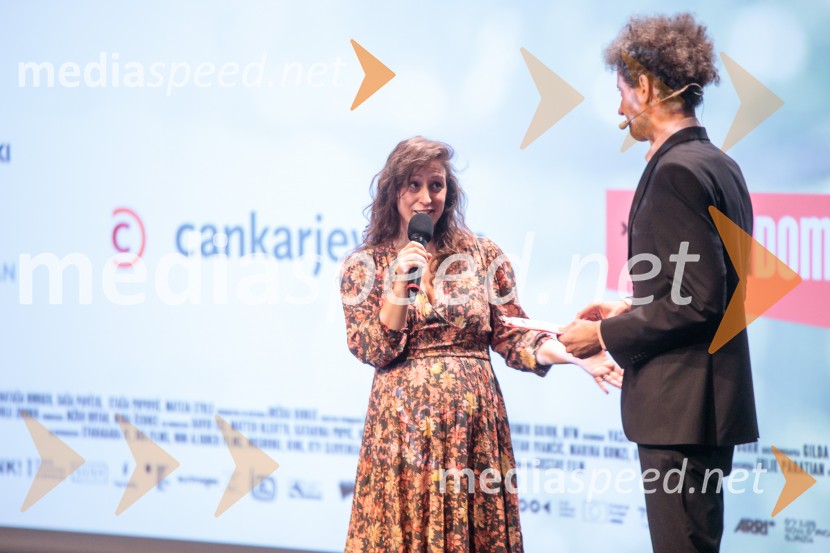 Urška Djukić, režiserkaKaj ti je deklica, premiera filma scenaristke in režiserke Urške Djukić