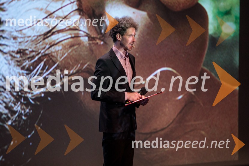 Kaj ti je deklica, premiera filma scenaristke in režiserke Urške Djukić