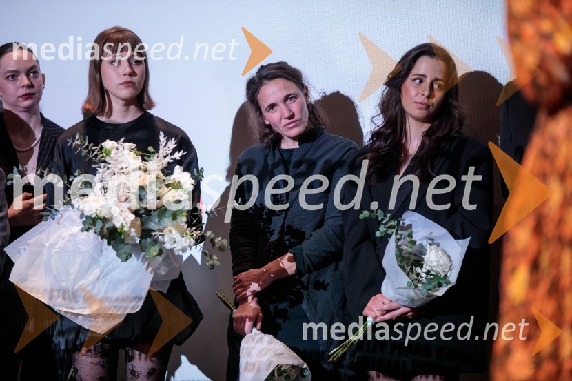  Mina Švajger, igralka;  Jara Sofija Ostan, igralka;  ... ;  ... Kaj ti je deklica, premiera filma scenaristke in režiserke Urške Djukić