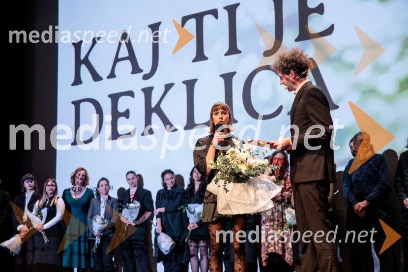  Jara Sofija Ostan, igralkaKaj ti je deklica, premiera filma scenaristke in režiserke Urške Djukić