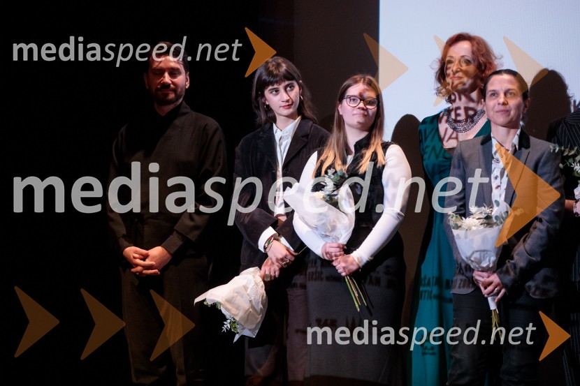  ... ;  Staša Popović, igralka;  ... ;  Saša  Pavček, igralka, Predsednica združenja dramskih umetnikov Slovenije, prejemnica Borštnikovega prstana;  ... Kaj ti je deklica, premiera filma scenaristke in režiserke Urške Djukić