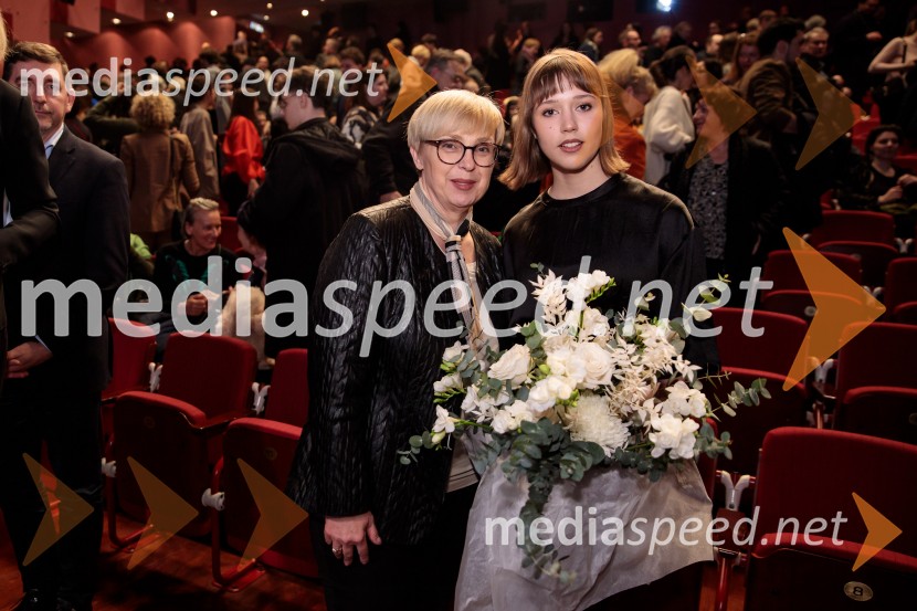 dr. Nataša Pirc Musar, predsednica Republike Slovenije;  Jara Sofija Ostan, igralkaKaj ti je deklica, premiera filma scenaristke in režiserke Urške Djukić
