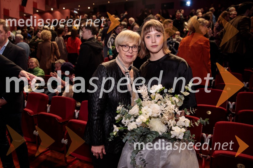 dr. Nataša Pirc Musar, predsednica Republike Slovenije;  Jara Sofija Ostan, igralkaKaj ti je deklica, premiera filma scenaristke in režiserke Urške Djukić