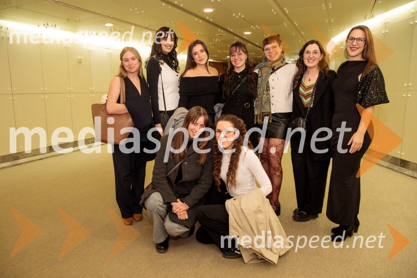 Kaj ti je deklica, premiera filma scenaristke in režiserke Urške Djukić