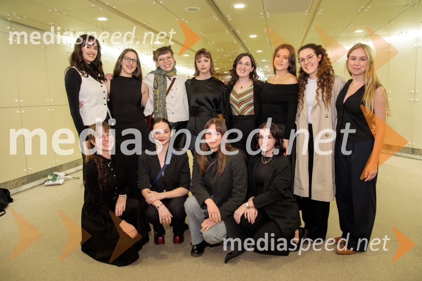 Kaj ti je deklica, premiera filma scenaristke in režiserke Urške Djukić