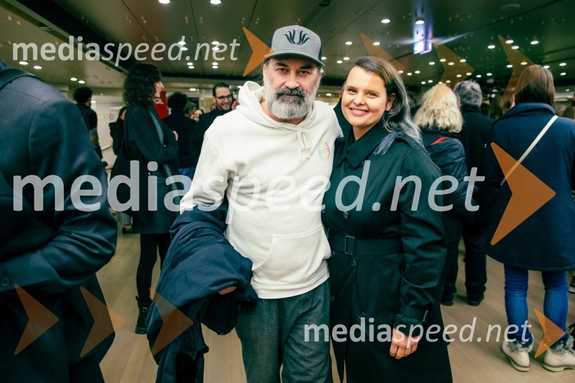  Dalaj Eegol, DJ- Recycleman;  ... Kaj ti je deklica, premiera filma scenaristke in režiserke Urške Djukić