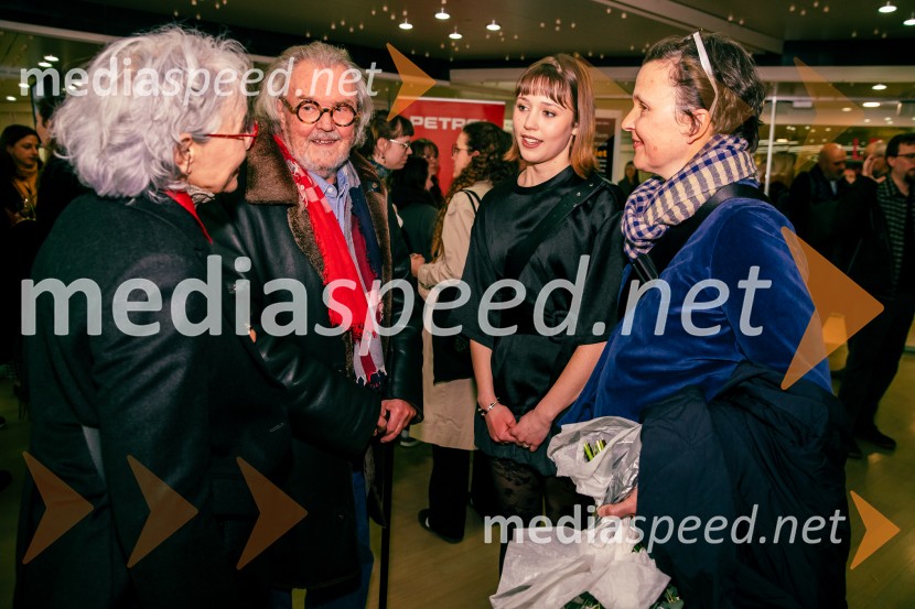  ... ;  Jara Sofija Ostan, igralkaKaj ti je deklica, premiera filma scenaristke in režiserke Urške Djukić