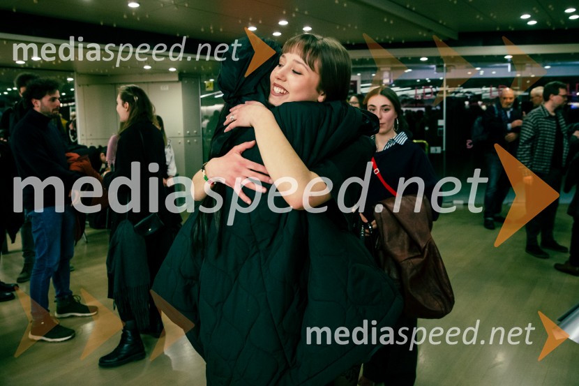  Jara Sofija Ostan, igralkaKaj ti je deklica, premiera filma scenaristke in režiserke Urške Djukić