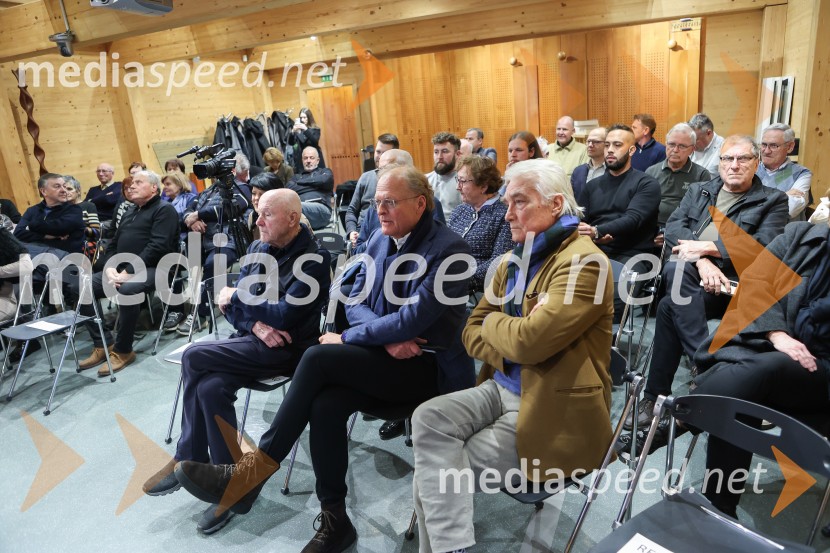  Božo Dimnik, lobist in poslovnež, častni konzul Hrvaške;  Janez  Škrabec, direktor Riko d.o.o.;  ... Iskrivo v živo: dr. Dimitrij Rupel gost v skednju Škrabčeve domačije