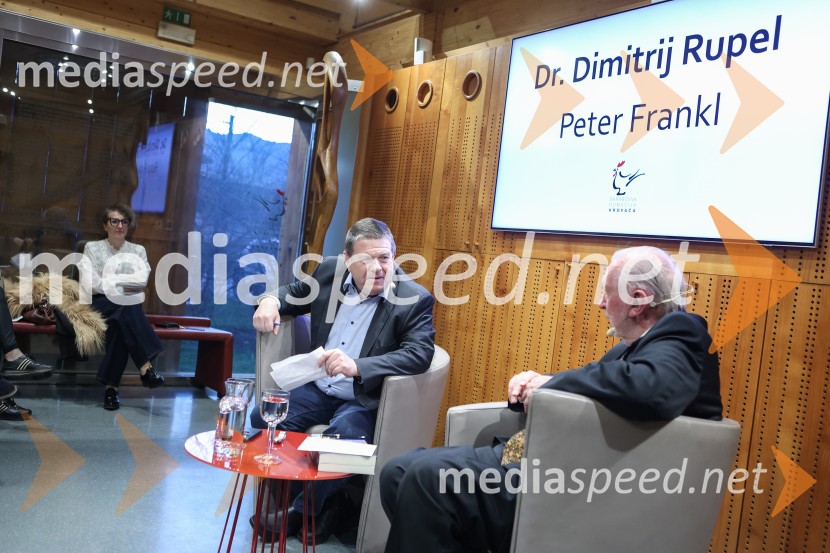  Peter  Frankl, glavni urednik in direktor Časnika Finance;  Dimitrij Rupel, politikIskrivo v živo: dr. Dimitrij Rupel gost v skednju Škrabčeve domačije