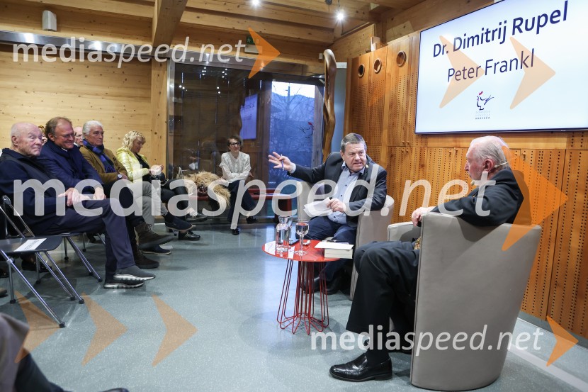 Peter  Frankl, glavni urednik in direktor Časnika Finance;  Dimitrij Rupel, politikIskrivo v živo: dr. Dimitrij Rupel gost v skednju Škrabčeve domačije