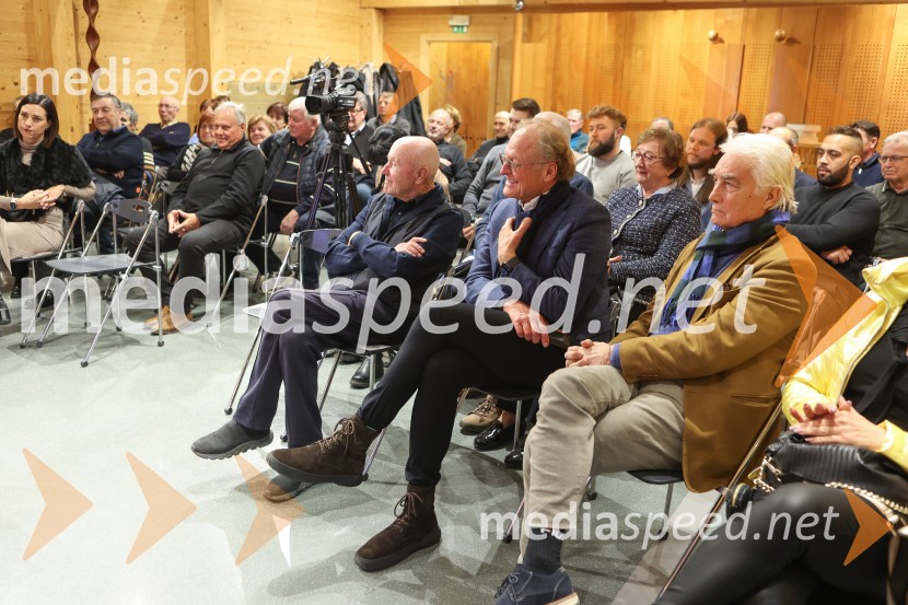  Božo Dimnik, lobist in poslovnež, častni konzul Hrvaške;  Janez  Škrabec, direktor Riko d.o.o.;  ... Iskrivo v živo: dr. Dimitrij Rupel gost v skednju Škrabčeve domačije