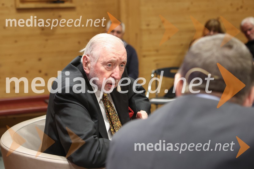  Danilo Türk, nekdanji predsednik Republike SlovenijeIskrivo v živo: dr. Dimitrij Rupel gost v skednju Škrabčeve domačije