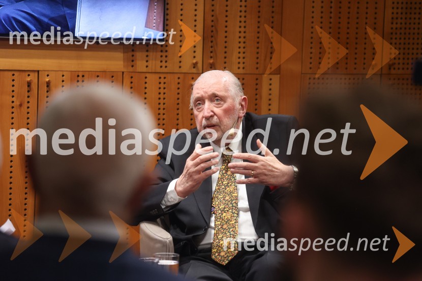  Danilo Türk, nekdanji predsednik Republike SlovenijeIskrivo v živo: dr. Dimitrij Rupel gost v skednju Škrabčeve domačije