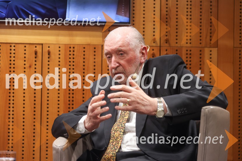  Dimitrij Rupel, politikIskrivo v živo: dr. Dimitrij Rupel gost v skednju Škrabčeve domačije