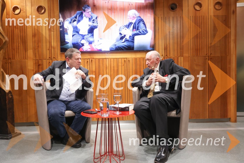  Peter  Frankl, glavni urednik in direktor Časnika Finance;  Dimitrij Rupel, politikIskrivo v živo: dr. Dimitrij Rupel gost v skednju Škrabčeve domačije