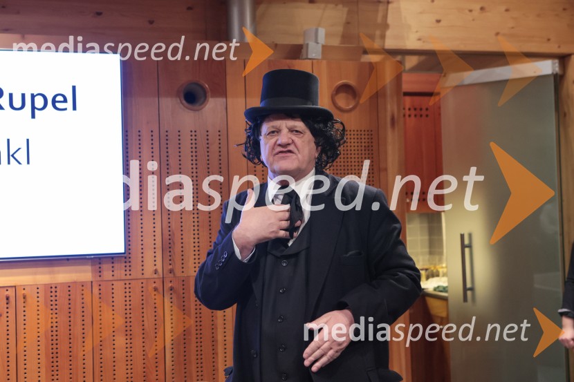 Iskrivo v živo: dr. Dimitrij Rupel gost v skednju Škrabčeve domačije