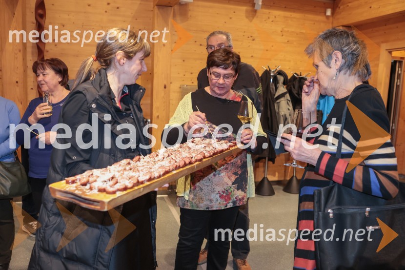 Iskrivo v živo: dr. Dimitrij Rupel gost v skednju Škrabčeve domačije