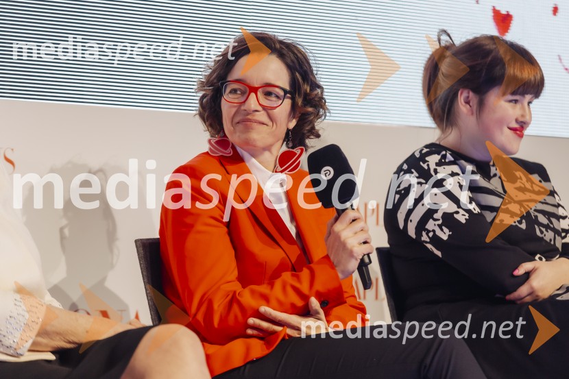  Maruša Bradač, astrofizičarka, raziskovalka nastanka vesolja;  Nika Kovač, direktorica, Inštitut 8. marec, Slovenka leta 2021Ona 365 za leto 2024 je Špela Miroševič