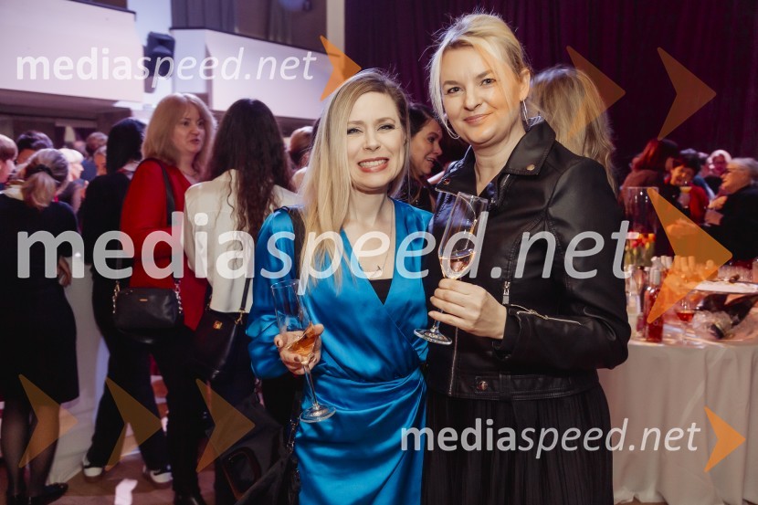  Ines Markovčič, vodja marketinga, Mladina in urednica, Super Znamka;  Irena Zavec, ekonomska fakultetaOna 365 za leto 2024 je Špela Miroševič