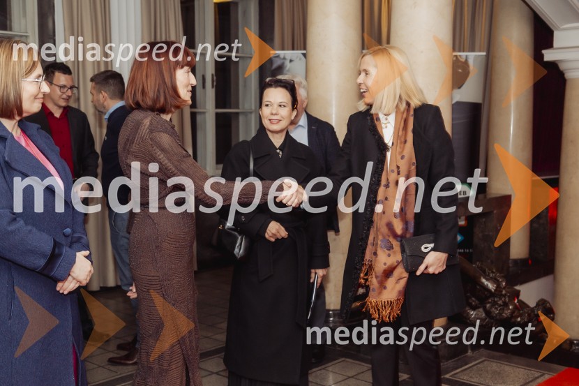  Nataša  Luša, direktorica družbe Delo d.o.o.;  Sabina Obolnar, odgovorna urednica, revija Ona;  ... ;  ... Ona 365 za leto 2024 je Špela Miroševič