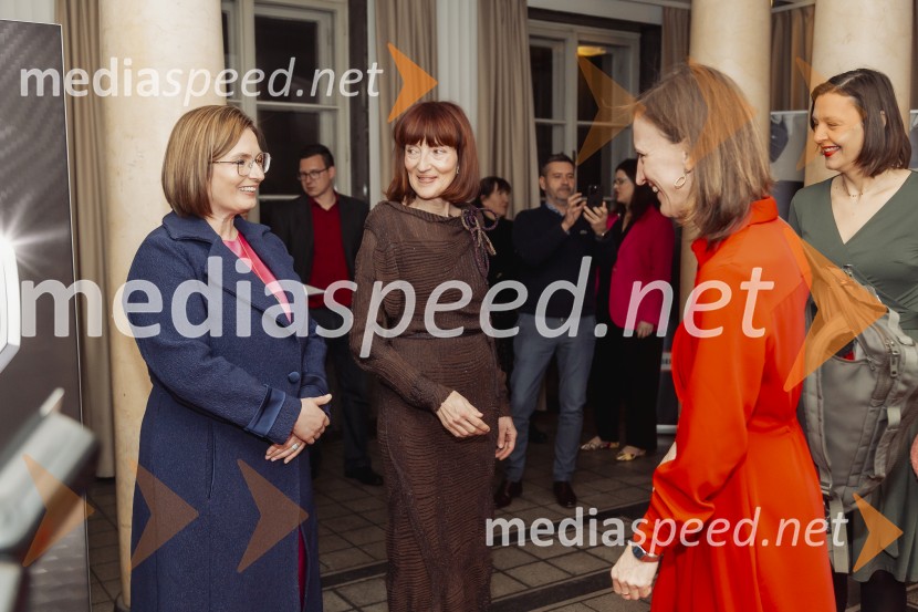  Nataša  Luša, direktorica družbe Delo d.o.o.;  Sabina Obolnar, odgovorna urednica, revija Ona;  ... Ona 365 za leto 2024 je Špela Miroševič