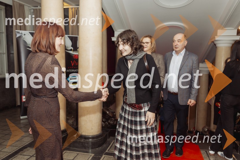  Sabina Obolnar, odgovorna urednica, revija Ona;  ... Ona 365 za leto 2024 je Špela Miroševič