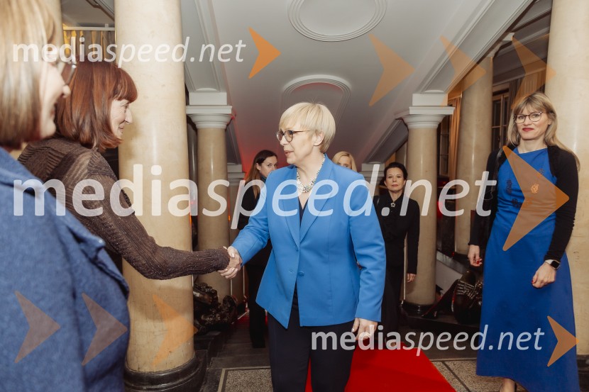  Sabina Obolnar, odgovorna urednica, revija Ona; dr. Nataša Pirc Musar, predsednica Republike SlovenijeOna 365 za leto 2024 je Špela Miroševič