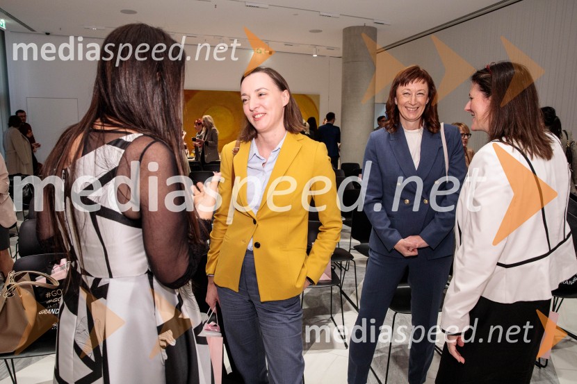  Meta Lahne, predsednica uprave, Merkur Zavarovalnica;  Melita Rajgelj Ozebek, Generali InvestmentsUmetnost vodenja: pogledi uspešnih managerk