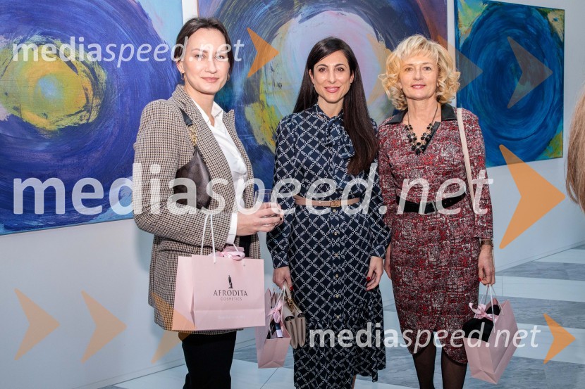  ... ;  Sanja Savič, PwC Slovenija; mag. Mojca Kunšek Umetnost vodenja: pogledi uspešnih managerk