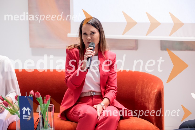  Maja  Strnad Cestar, generalna direktorica, MedisUmetnost vodenja: pogledi uspešnih managerk