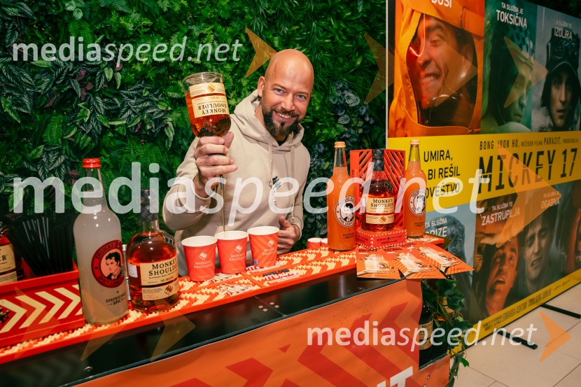 Mickey 17, premiera filma v Cineplexx Ljubljana