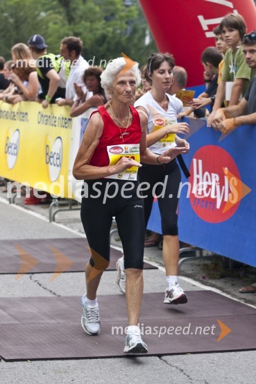 Helena Žigon, najstarejša udeleženka 1. Blejskega malega maratona1. Mali blejski maraton
