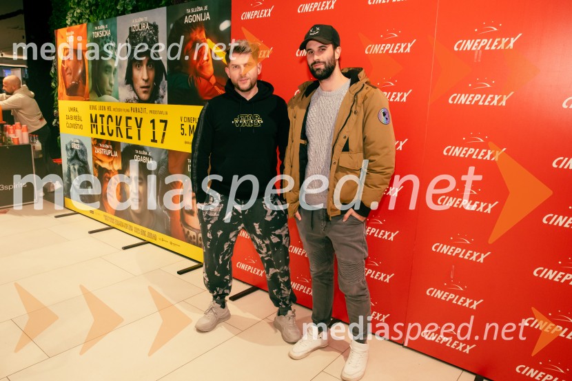  Klemen Bunderla, radijski voditelj, radio Aktual;  Luka Švigelj, snemalec in fotografMickey 17, premiera filma v Cineplexx Ljubljana