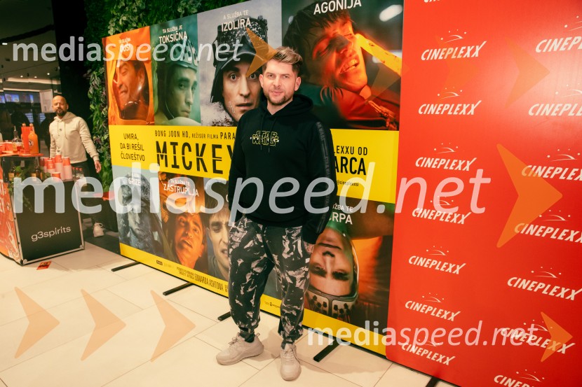  Klemen Bunderla, radijski voditelj, radio AktualMickey 17, premiera filma v Cineplexx Ljubljana