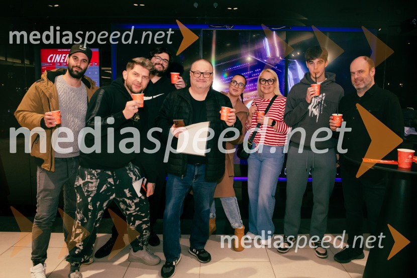  Luka Švigelj, snemalec in fotograf;  Klemen Bunderla, radijski voditelj, radio Aktual;  ... ;  Aleš Dolinar;  ... ;  ... ;  ... Mickey 17, premiera filma v Cineplexx Ljubljana