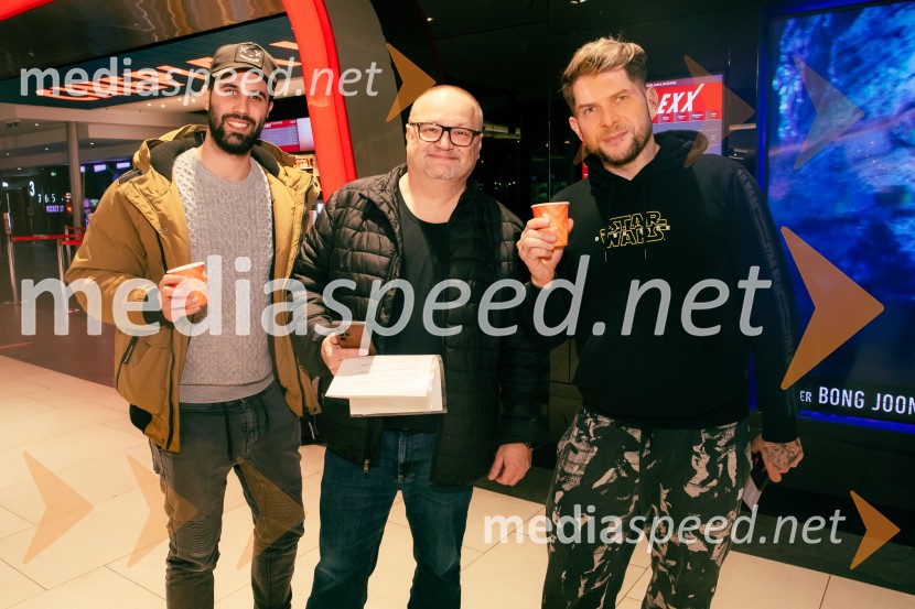  Luka Švigelj;  Aleš Dolinar;  Klemen Bunderla, radijski voditelj, radio AktualMickey 17, premiera filma v Cineplexx Ljubljana