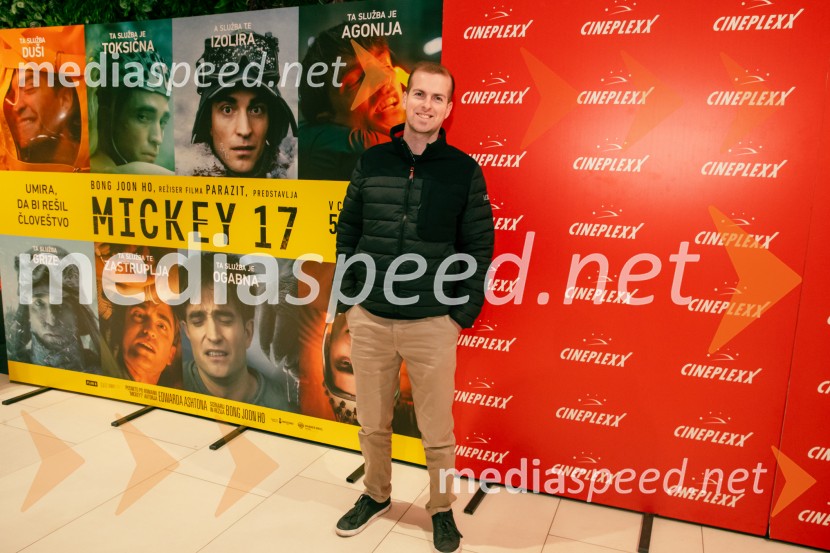  Matej AvbeljMickey 17, premiera filma v Cineplexx Ljubljana