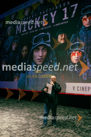  Črtomir Remec, direktor Stanovanjskega sklada;  Aleš DolinarMickey 17, premiera filma v Cineplexx Ljubljana