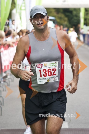 Sašo Mali, lastnik frizerskega salona Mali1. Mali blejski maraton