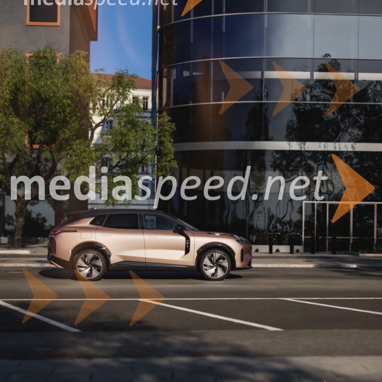 Lynk & Co 08: Priključni hibrid, ki spreminja pravila igre